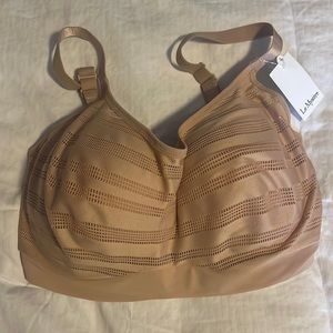 LeMystere Sport Bra. 34G. New with tags!
